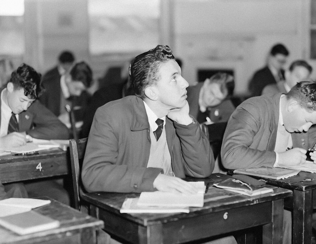 programming class in classroom
